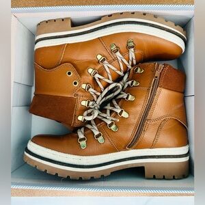 NIB Eric Michael Cynthia Boot in Cognac Brown / 39